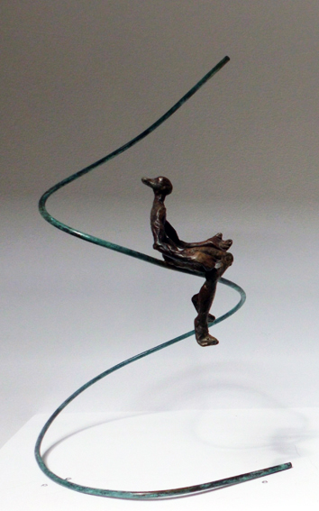 "Assegut Al Vuit", Escultura de Bronce